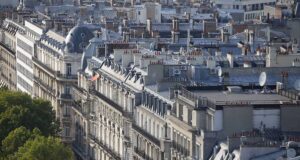 Paris ev