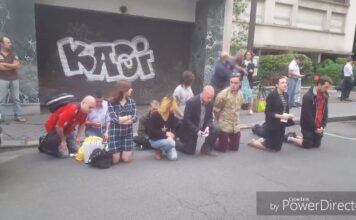 Paris’te aşırılık yanlısı katolikten siyahi gence öldüresiye dayak