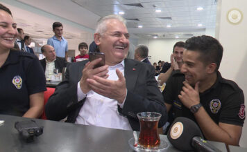 Başbakan Binali Yıldırım, polis memuru için telefonda kız istedi