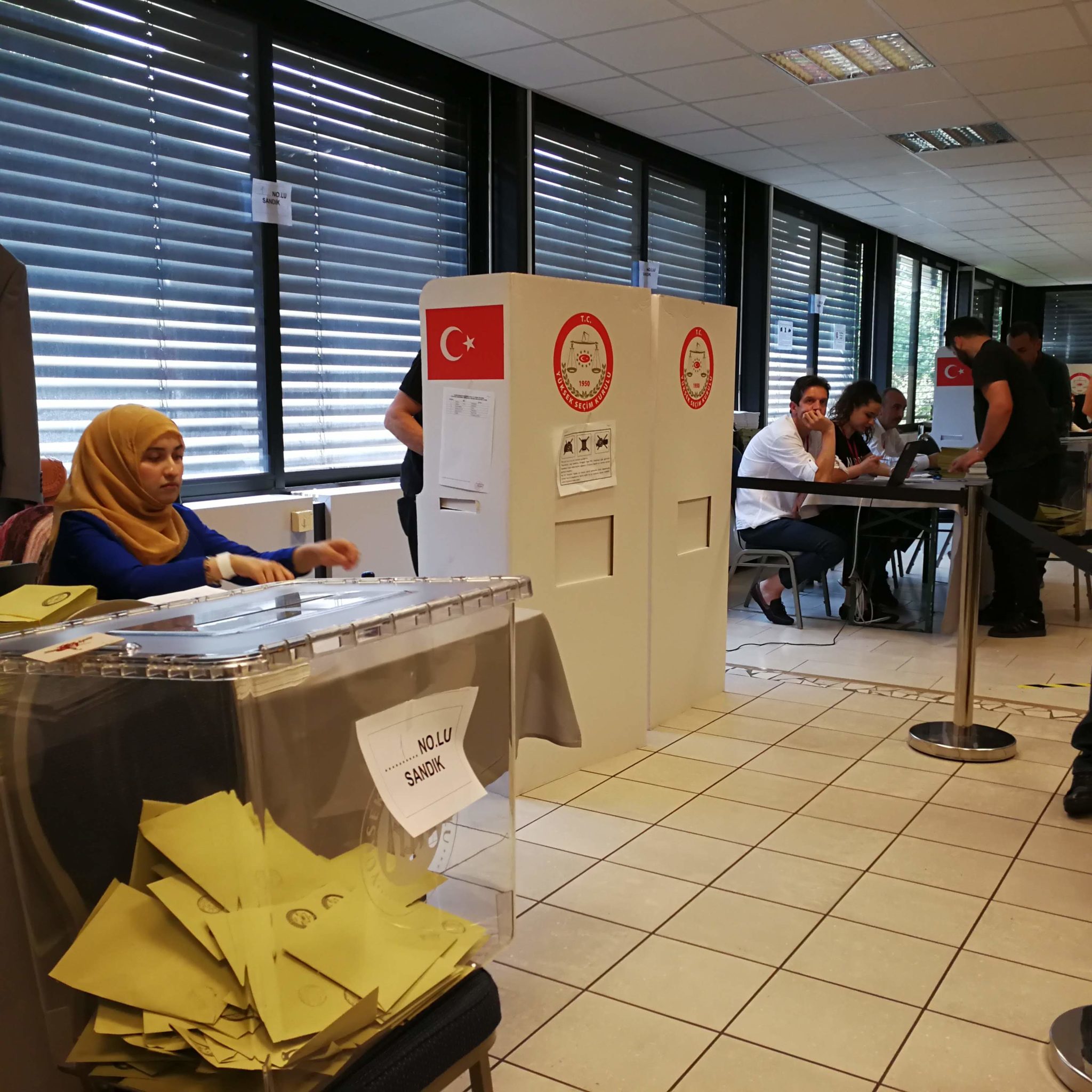 Fransa'da 24 Haziran seçimler, sandık, oy