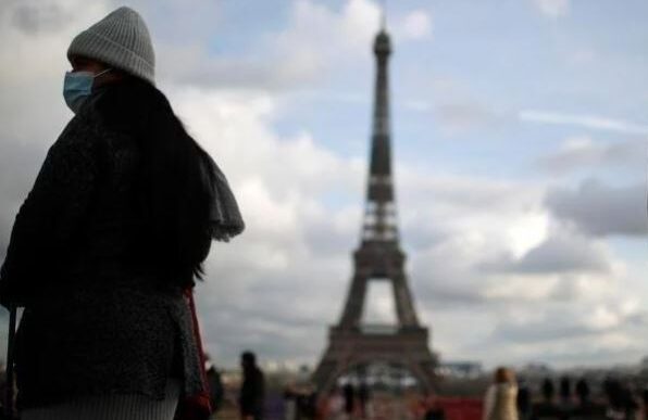 Fransa&#8217;da vaka sayıları yükseliyor! Uzmanlar maske zorunluluğun geri gelmesi gerektiğini söylüyor