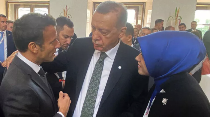 Erdoğan&#8217;dan Macron&#8217;a: Gel seni de alalım Türk birliğine