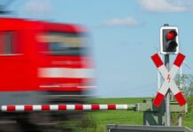 Feci Tren Kazasında Gurbetçi Genç Çift Hayatını Kaybetti Feci Tren Kazasında Gurbetçi Genç Çift Hayatını Kaybetti