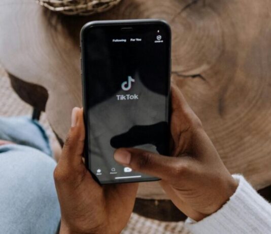 54 Bin Euro TikTok Gelirine Rağmen Sosyal Yardım Almaya Devam Ettiler 54 Bin Euro TikTok Gelirine Rağmen Sosyal Yardım Almaya Devam Ettiler