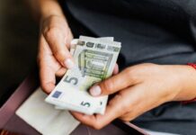 Fransa’da 10 Milyon Kişi Aylık 1.337 Euronun Altında Gelirle Yaşıyor