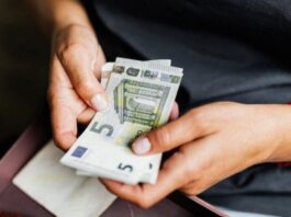 Fransa’da 10 Milyon Kişi Aylık 1.337 Euronun Altında Gelirle Yaşıyor