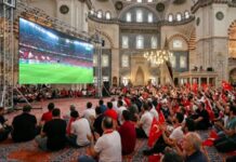 Fransa’da Türkler Dünya Kupası Heyecanını Camilerde Yaşayacak
