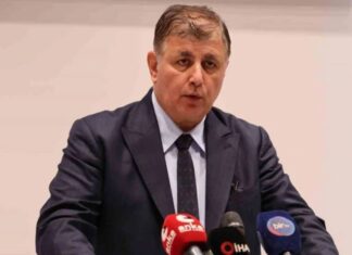 İzmir Büyükşehir Belediye Başkanı Cemil Tugay CHP’den İstifa Etti