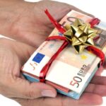 Fransa’da Çocuklu Ailelere 100 Bin Euroluk Vergi Avantajı