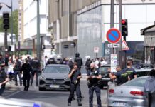 Paris’te Bıçaklı Saldırı: 1’i Hamile 3 Kadın Yaralandı