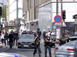 Paris’te Bıçaklı Saldırı: 1’i Hamile 3 Kadın Yaralandı