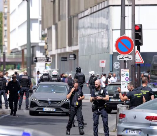 Paris’te Bıçaklı Saldırı: 1’i Hamile 3 Kadın Yaralandı