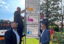 Almanya’da Bir İlk: Şehir Tabelalarına Cuma Namazı Saati Eklendi