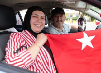 Kapıkule’de Gurbetçi Yoğunluğu Sürüyor: “Türk Bayrağını Görünce Tüm Yorgunluk Bitiyor”