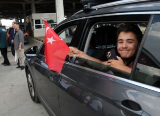 Kapıkule’de Gurbetçilere Sıcak Karşılama
