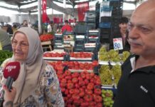 Pazar Alışverişi Yapan Gurbetçi: “Allah Türkiye’deki Vatandaşlarımızın Yardımcısı Olsun”