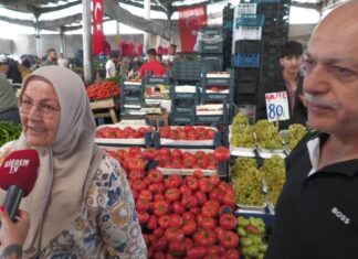 Pazar Alışverişi Yapan Gurbetçi: “Allah Türkiye’deki Vatandaşlarımızın Yardımcısı Olsun”