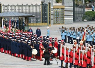 Trump Ankara’da Mehter Takımı ve Yeniçerilerle Karşılandı